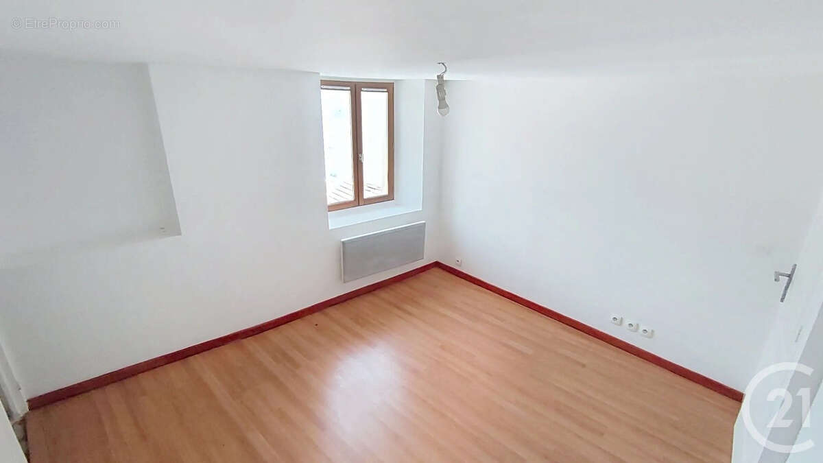 Appartement à BRIE-COMTE-ROBERT