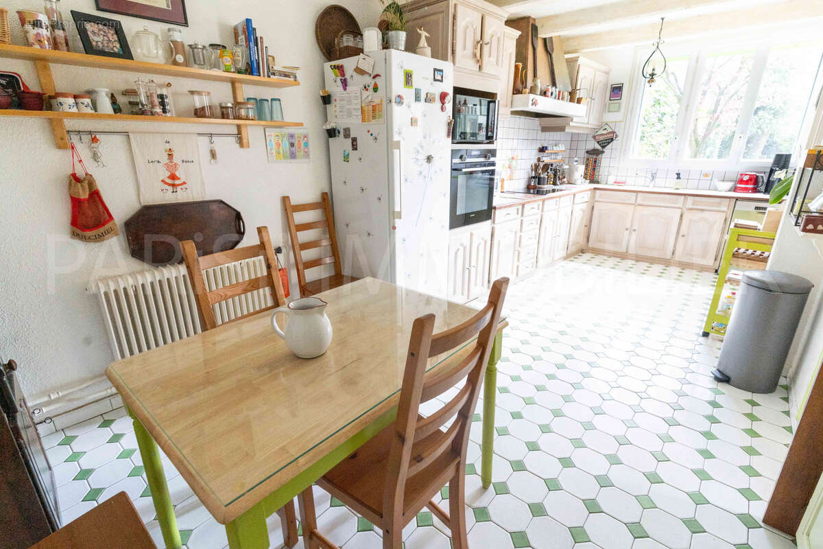 Maison 7 pièces environ 162m2 - Beauchamp - La Chasse - photo 6