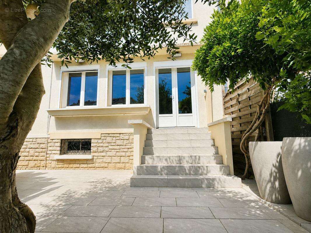 Maison à CHENOVE