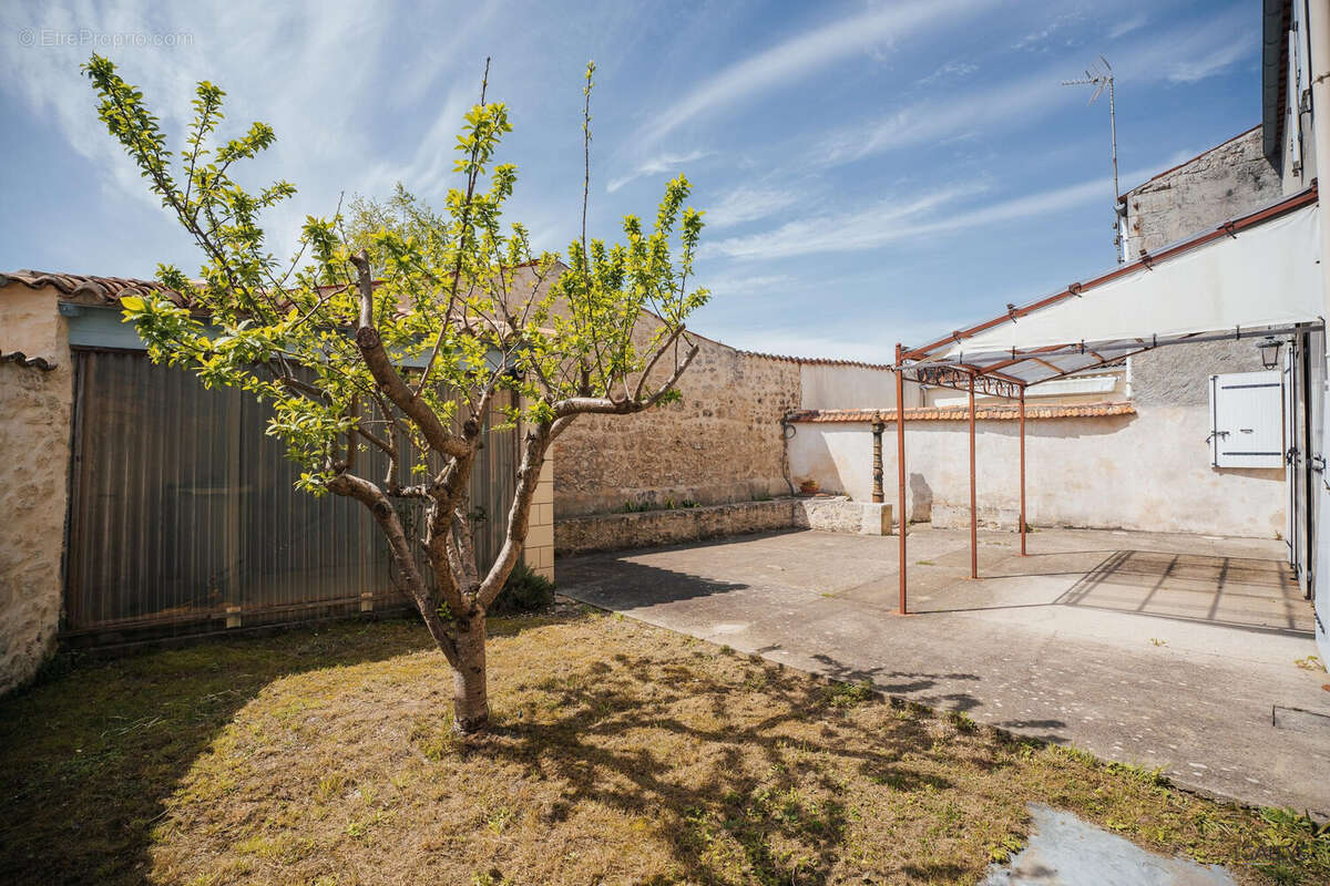 Maison 102 m² à Nancras  - photo 9