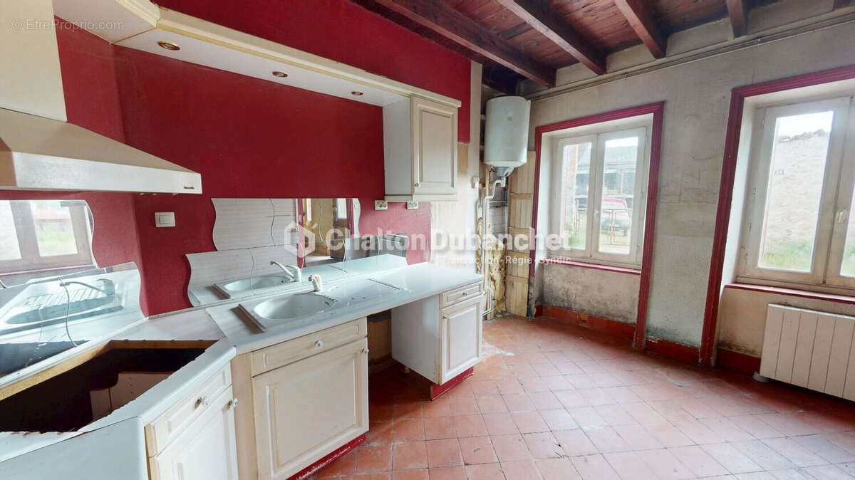 Maison à CHIRASSIMONT