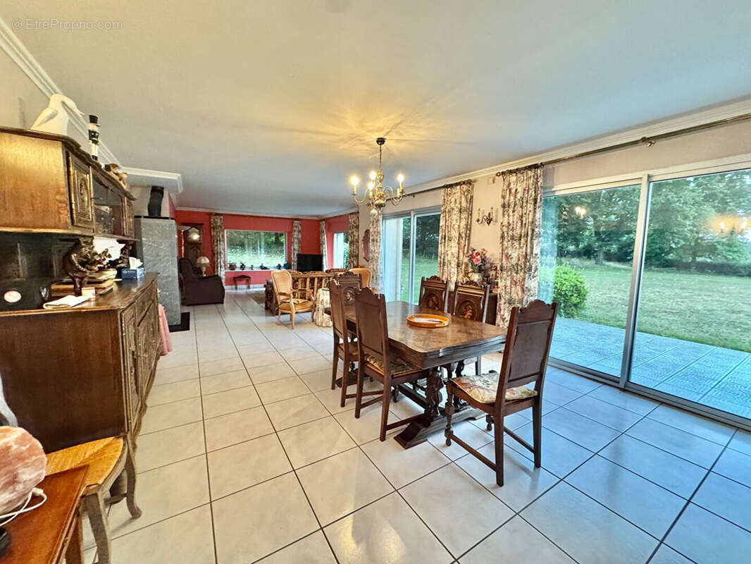 Maison à SAINT-THURIAU