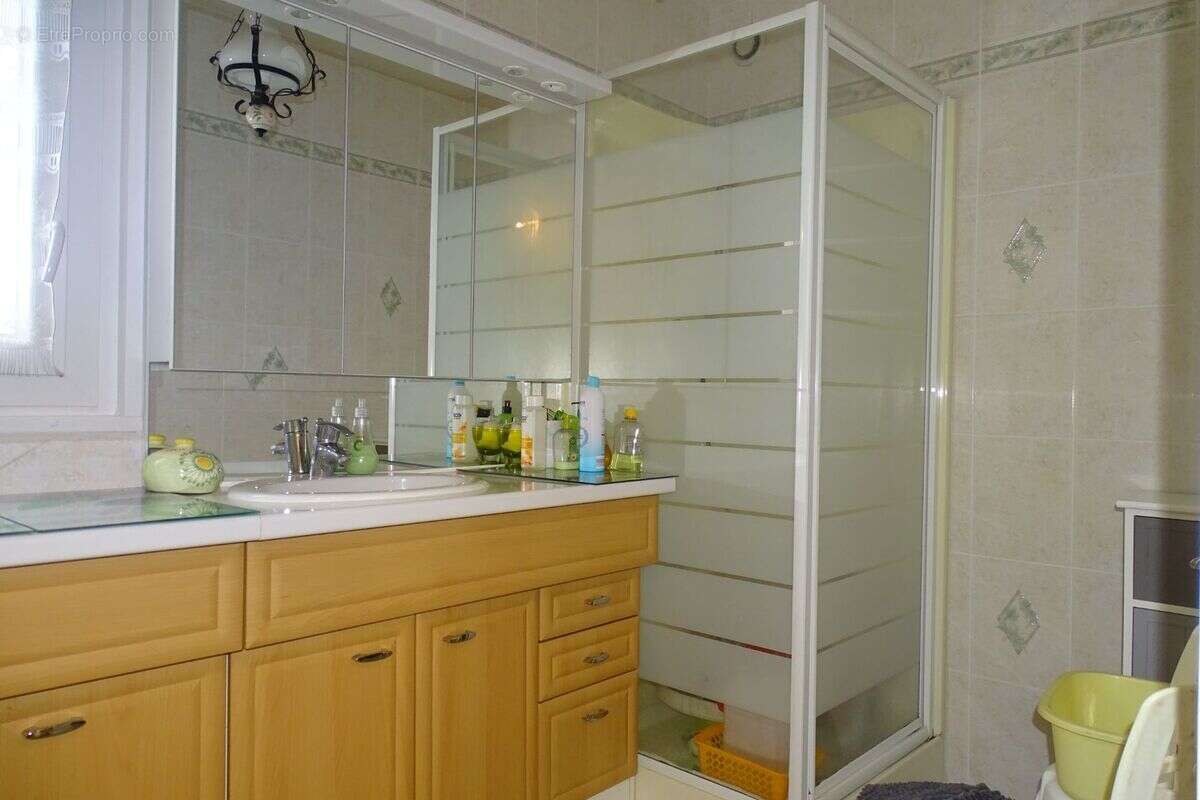 Appartement 82 m² à Creteil  - photo 6