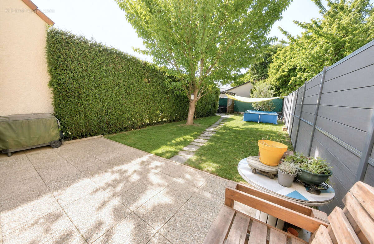 Roissy en Brie - Maison 5 chambres avec terrasse, jardin et garage - DPE C - photo 2
