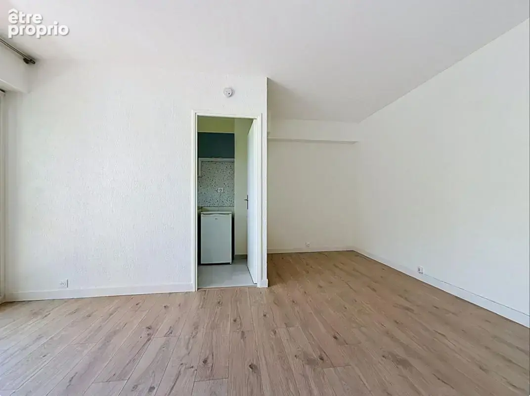 Grand studio avec balcon au pied du métro Villejuif Léo Lagrange - photo 4