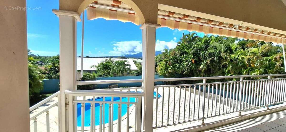 Maison à BAIE-MAHAULT