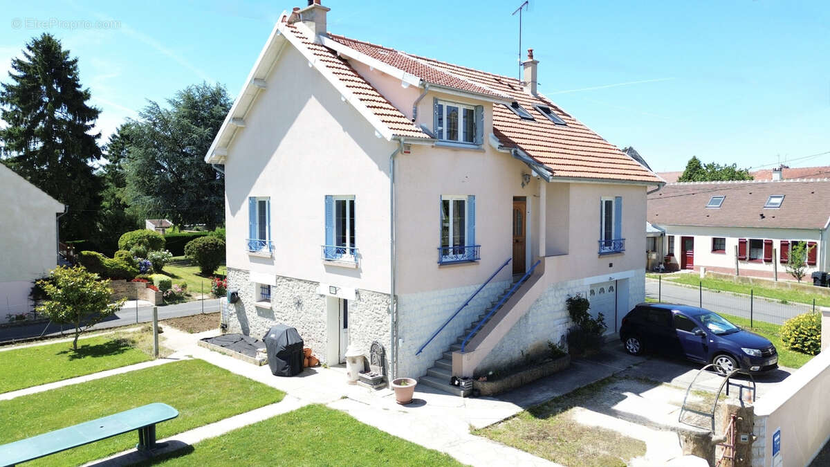 Maison à COULOMMIERS