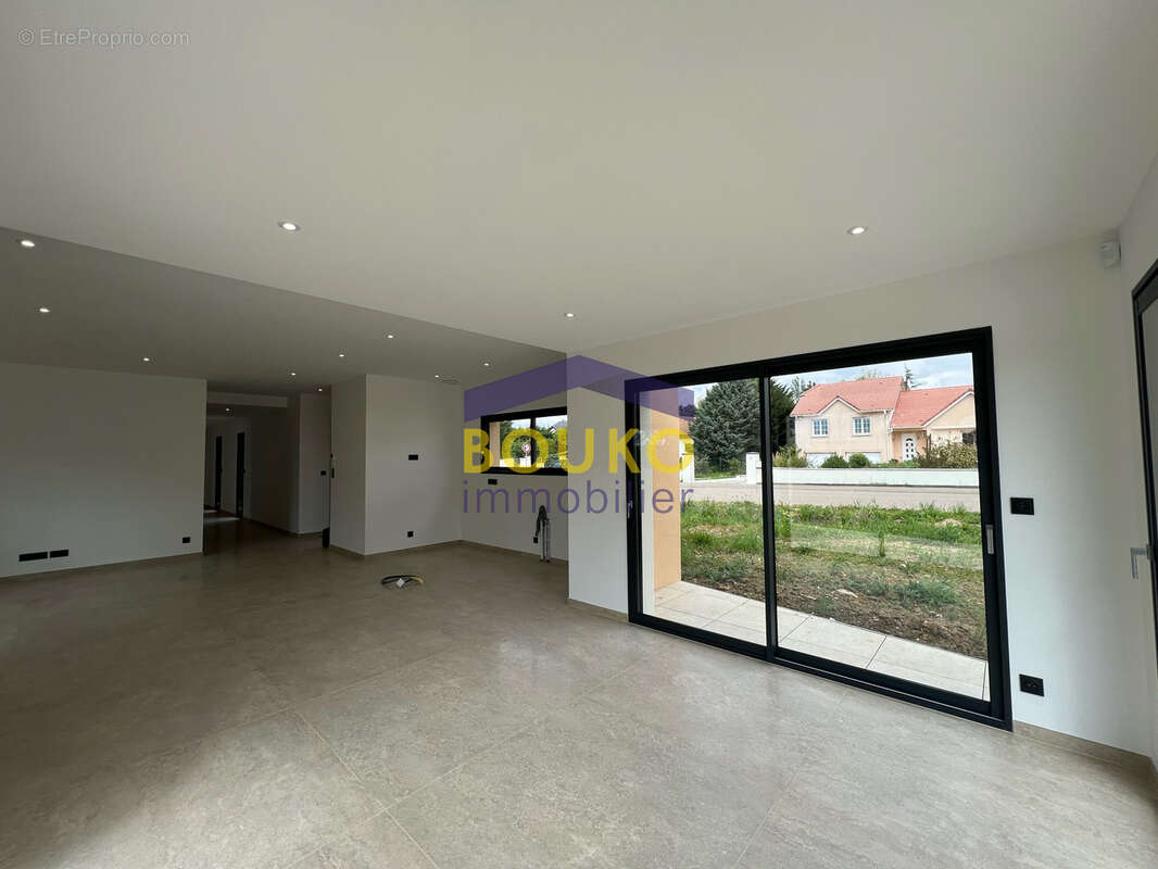 Maison à REMEREVILLE