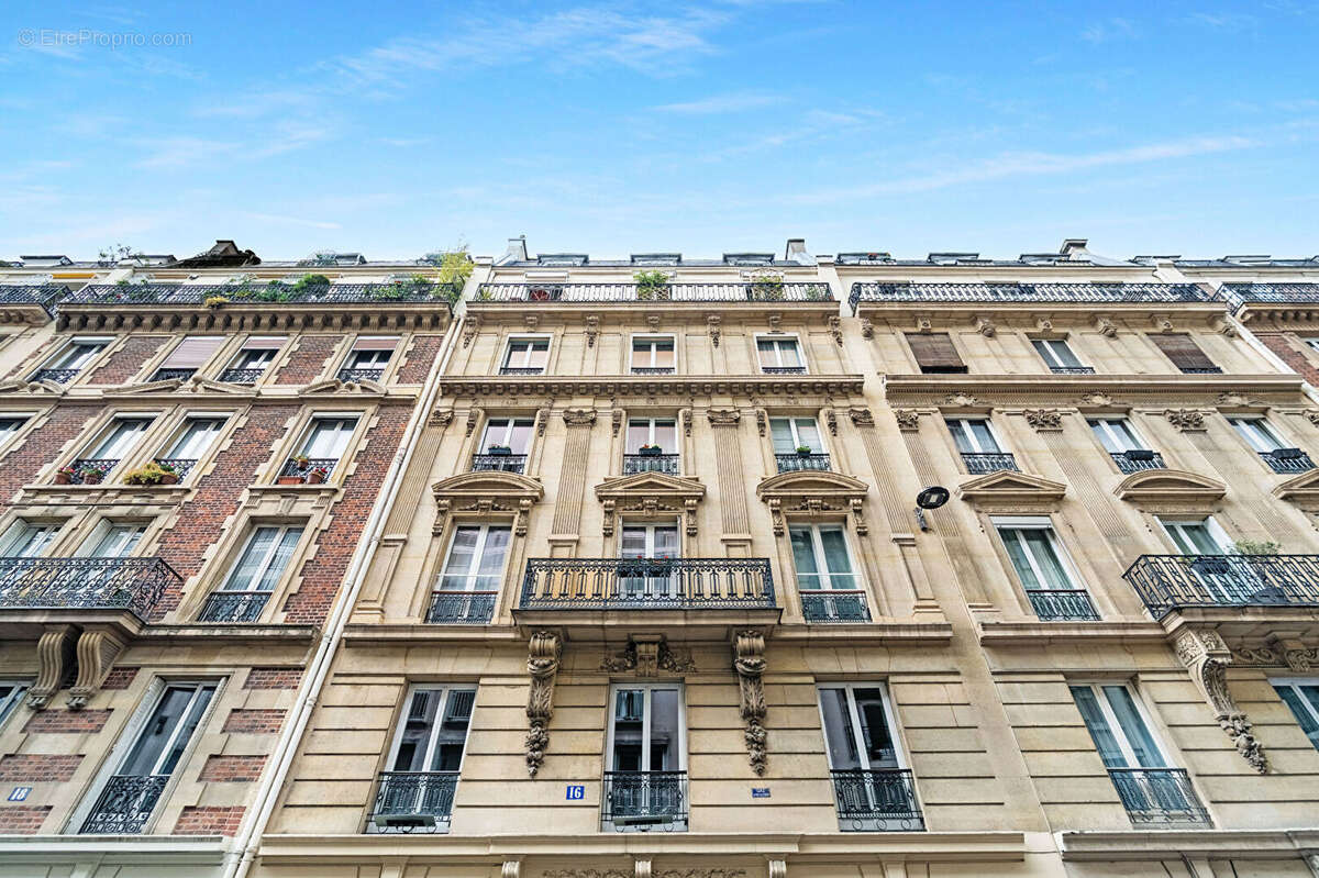 Appartement à PARIS-17E
