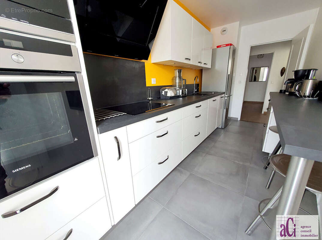 Appartement à L'HAY-LES-ROSES