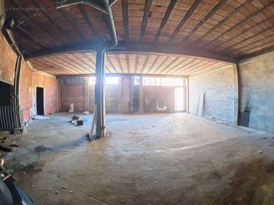 Appartement 585 m² à Berre-L'etang  - photo 4