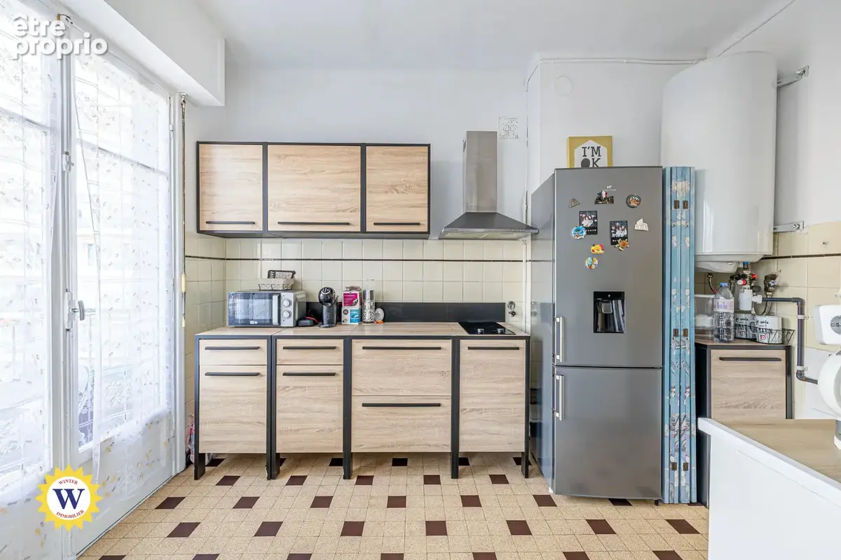 Nice Centre – Studio lumineux en étage élevé avec balcon et vue dégagée - photo 5