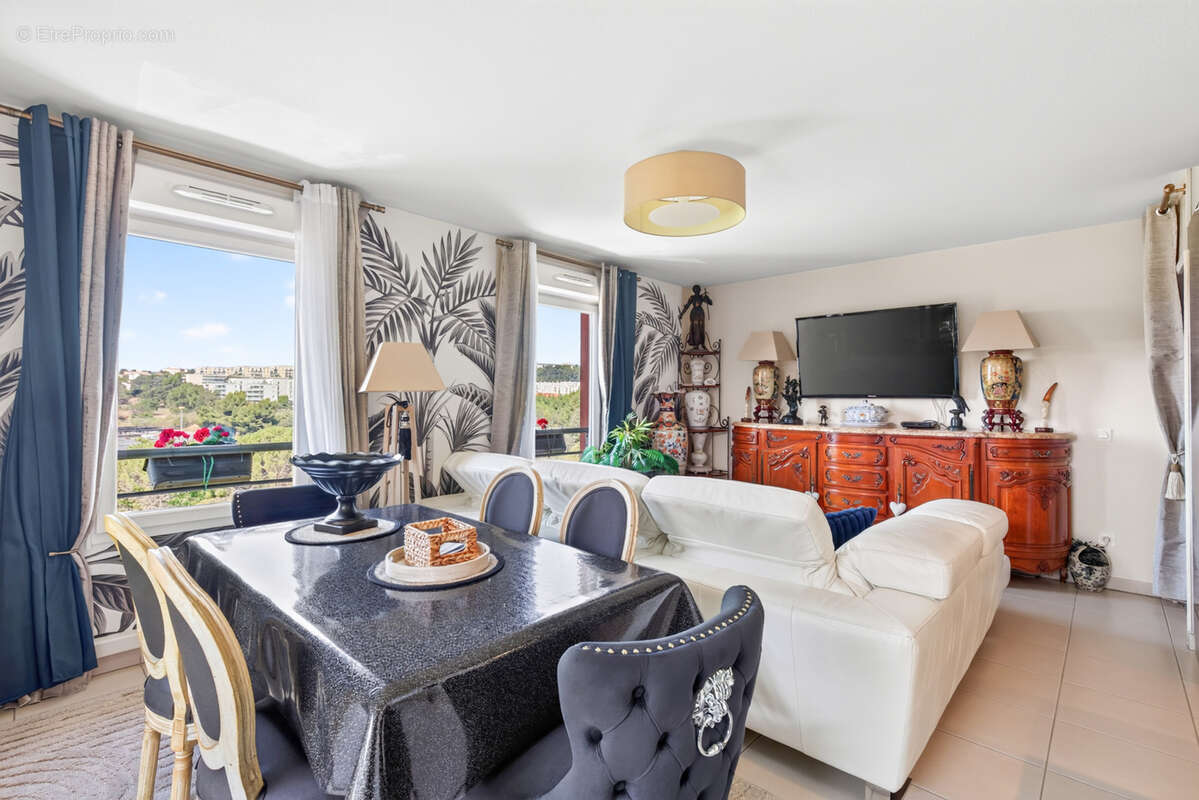 Appartement T3 dernier étage avec ascenseur   Terrasse 30 m2 avec vue panoramique   Double box   Marseille 130 - photo 4