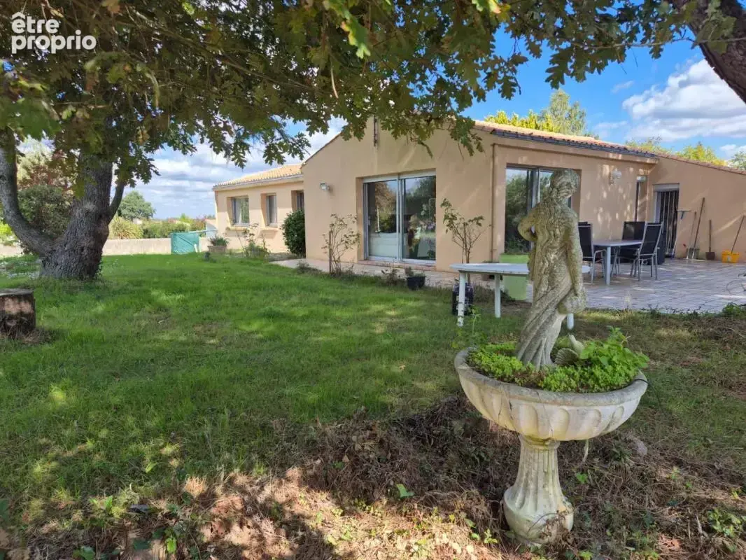 Maison à CHATEAU-GUIBERT