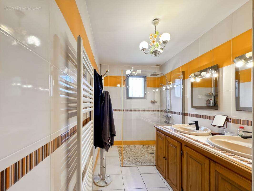 Maison à COULOUNIEIX-CHAMIERS