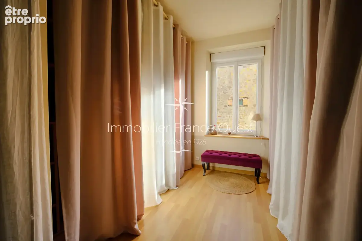 Propriété de caractère avec piscine, étang et dépendances - photo 12