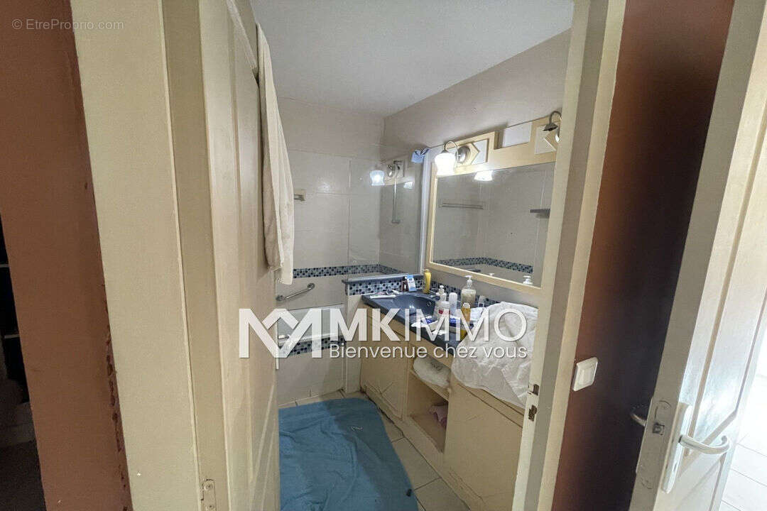 Appartement à SAINT-LAURENT-DU-VAR