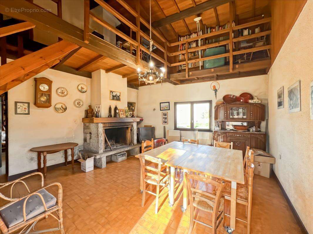 Maison à LIVRON-SUR-DROME