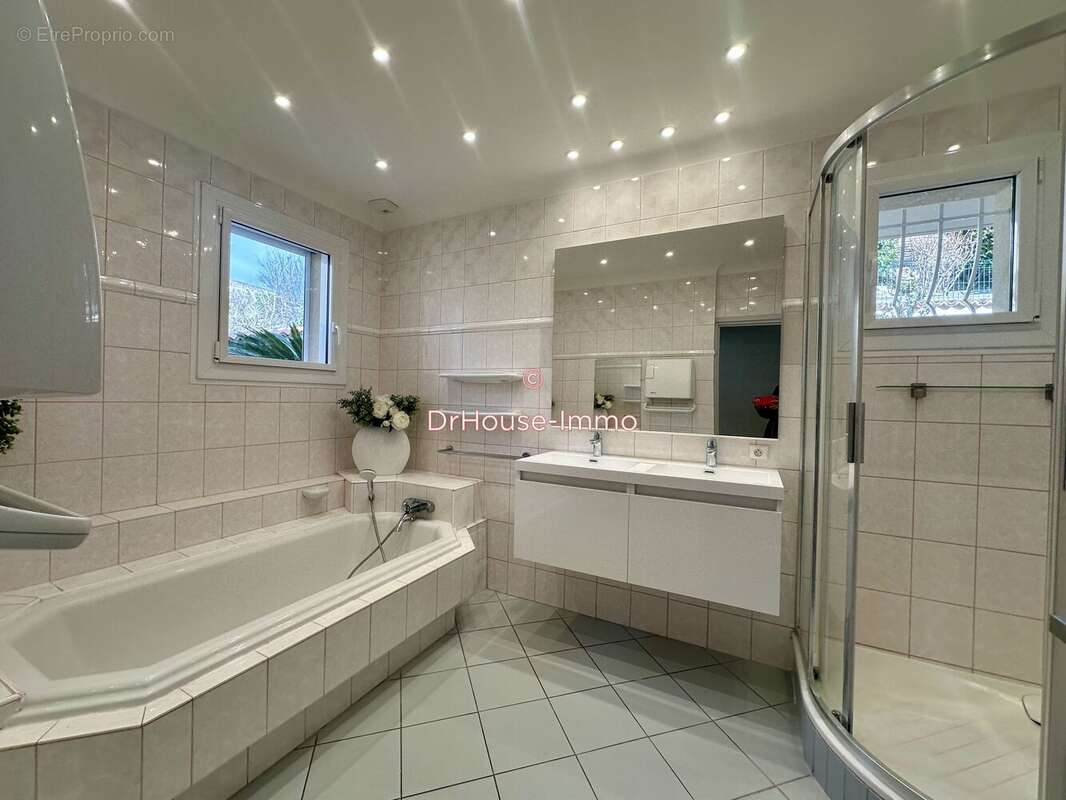 Maison à BOURG-LES-VALENCE