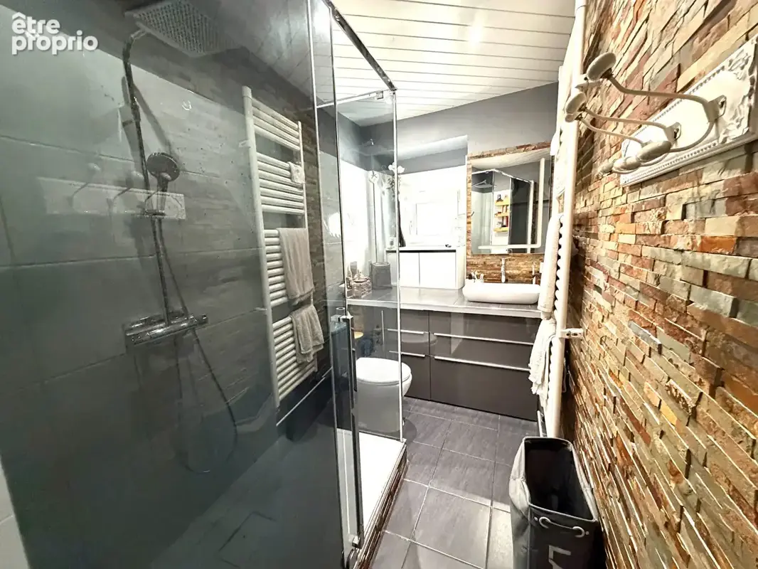 Maison en pierres à Menotey avec piscine et jardin - photo 6