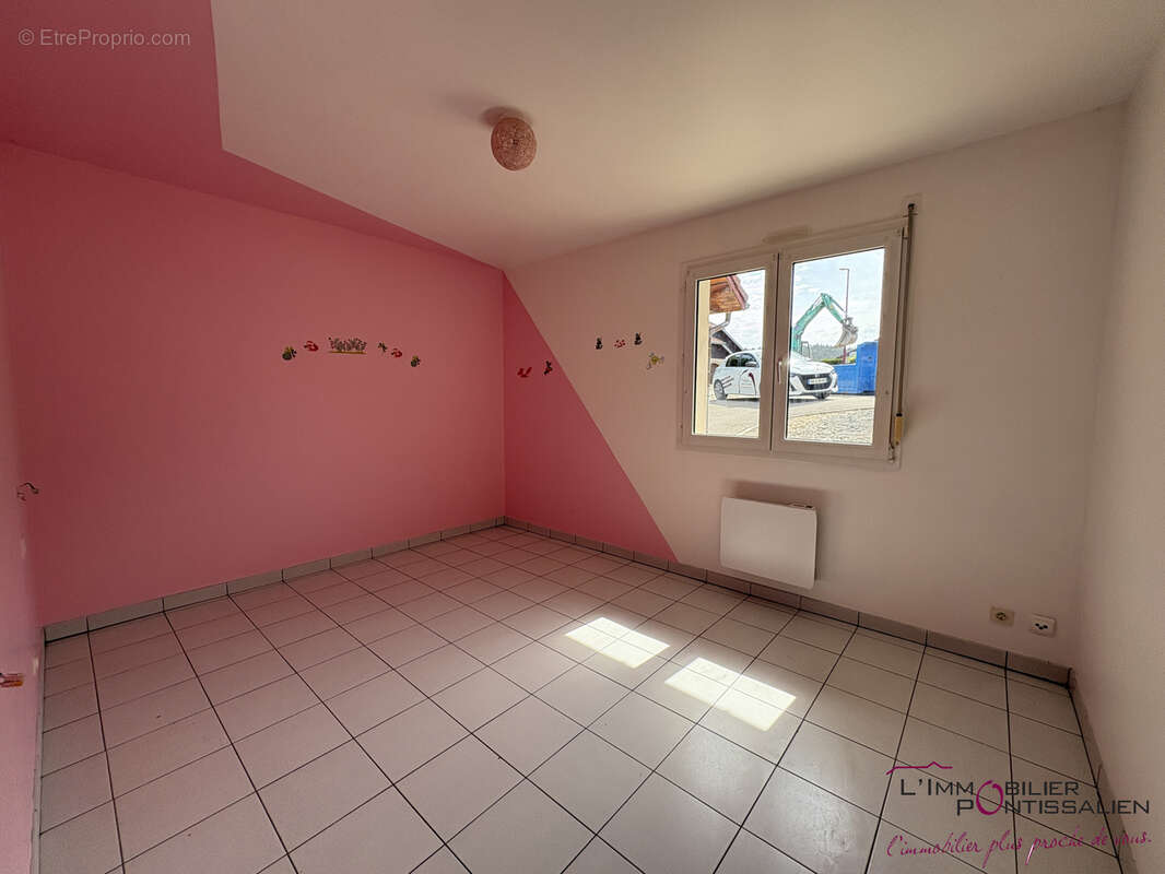 Maison à OYE-ET-PALLET