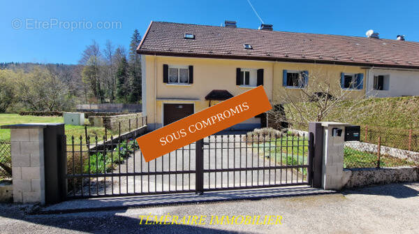 Maison à BOURG-DE-SIROD