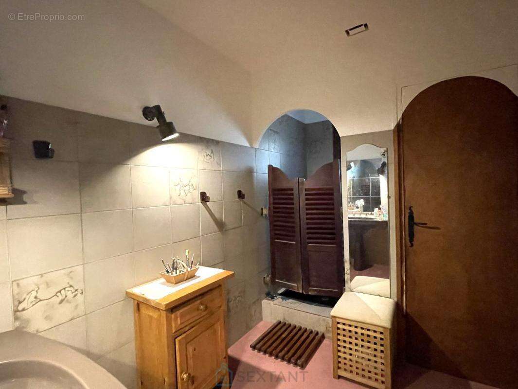 Maison 230 m² à Istres  - photo 15