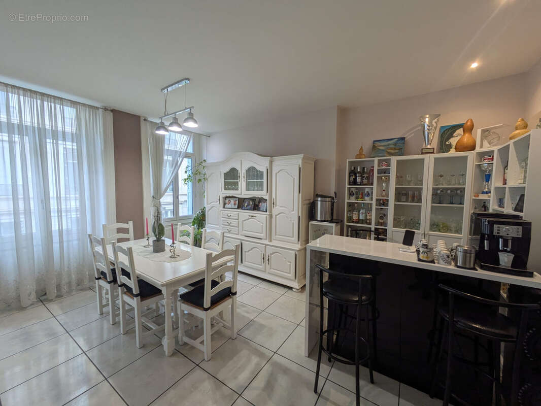Appartement à SAINT-ETIENNE