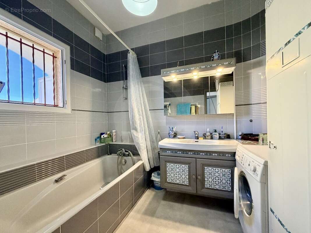 Appartement à BOUZIGUES