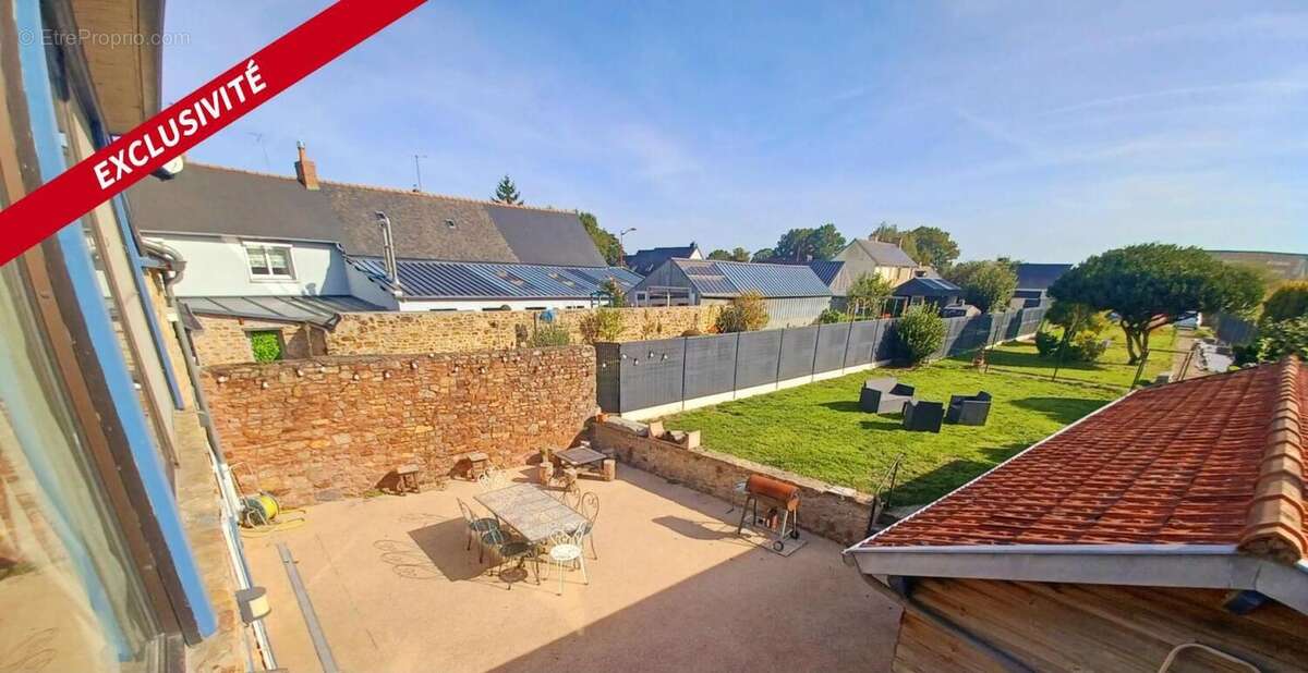 Maison à SAINT-CHRISTOPHE-DES-BOIS