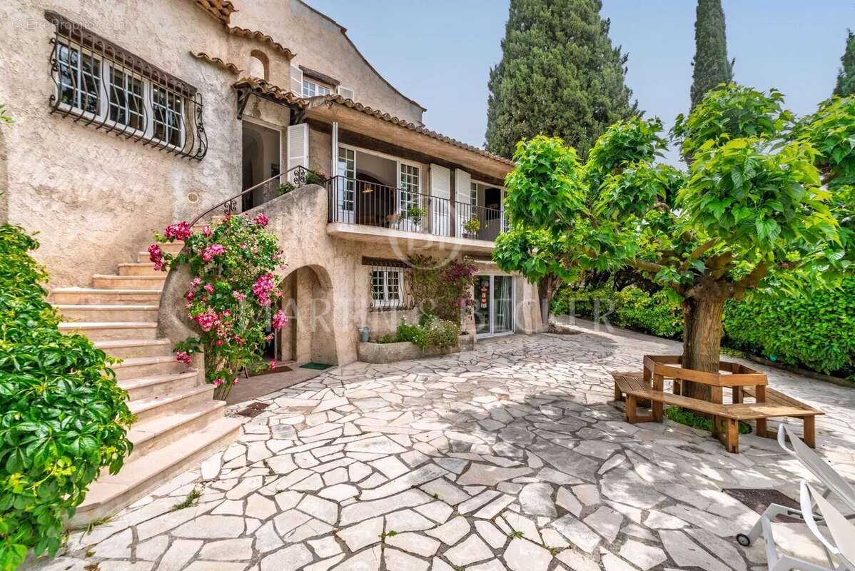 Maison à MOUGINS