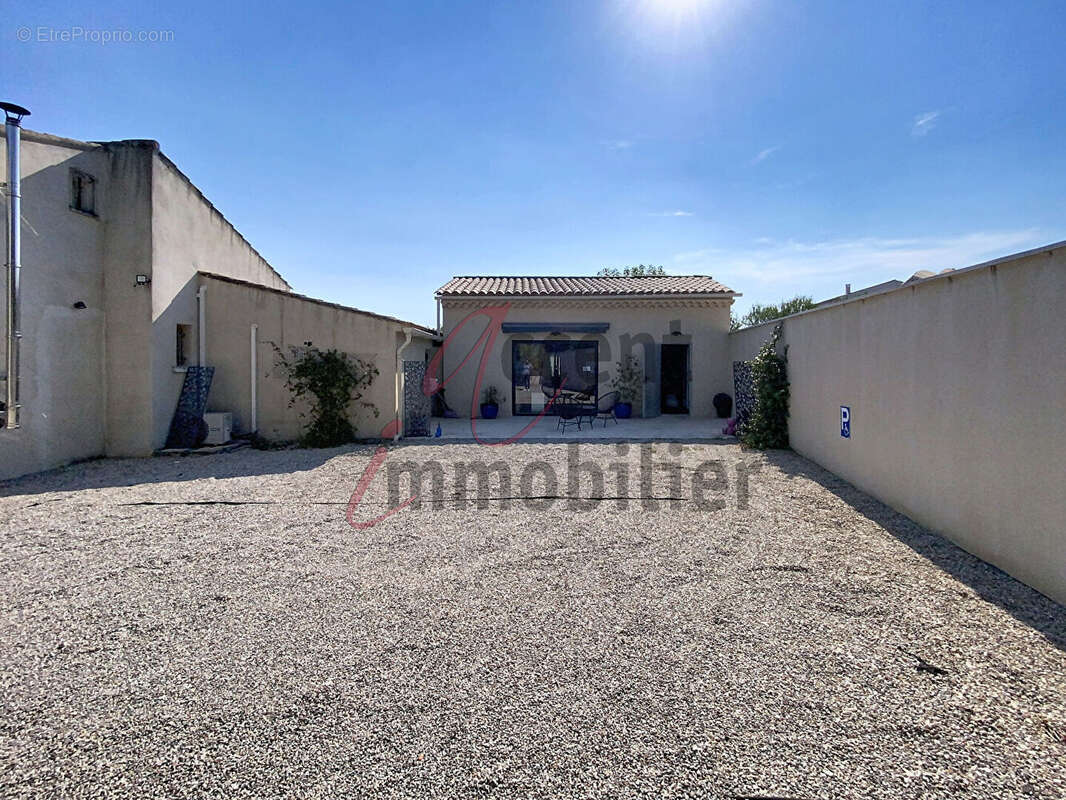Maison à CABRIERES-D'AVIGNON