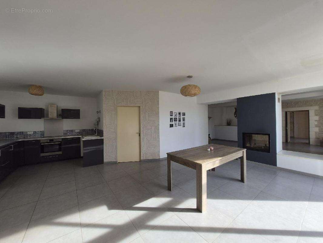 Maison 315 m² à Coivert  - photo 3