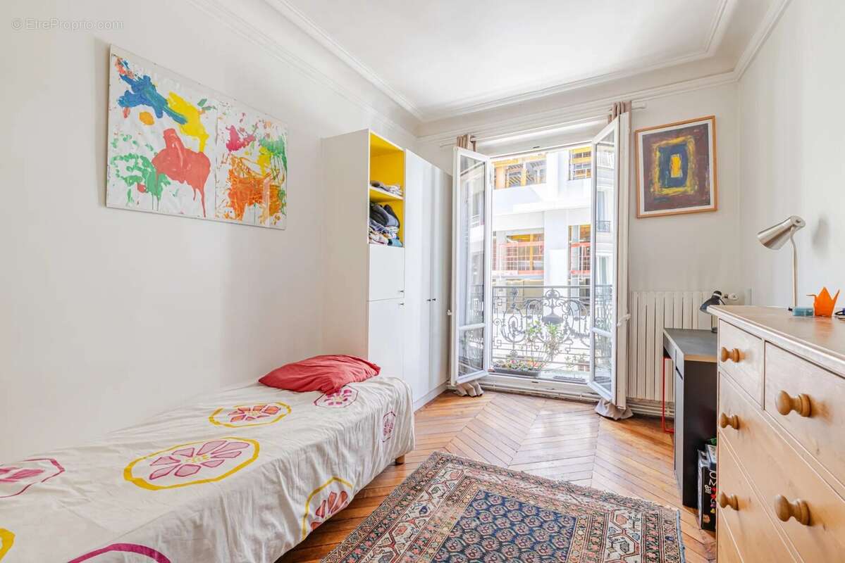 Appartement à PARIS-17E