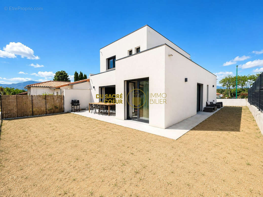 Maison 120 m² à Saint-Jean-Lasseille  - photo 9
