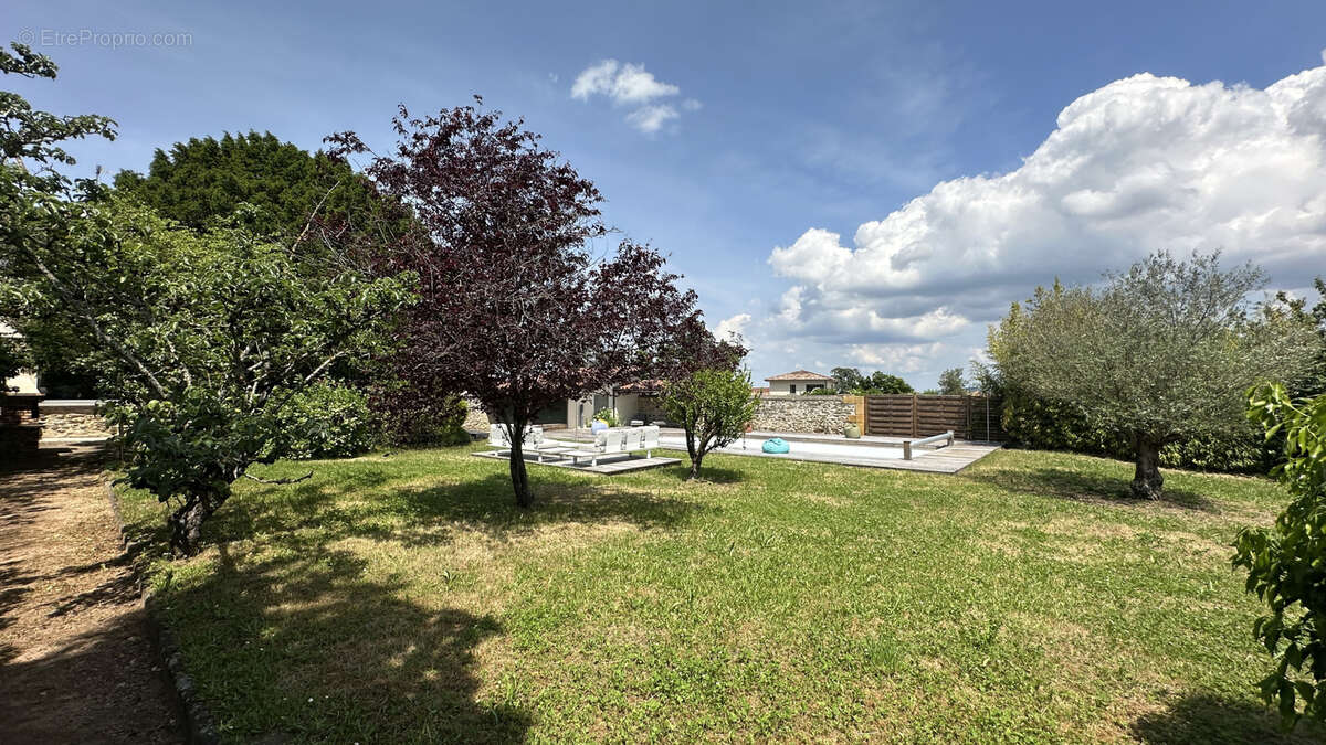 Maison à FLEURIEUX-SUR-L'ARBRESLE