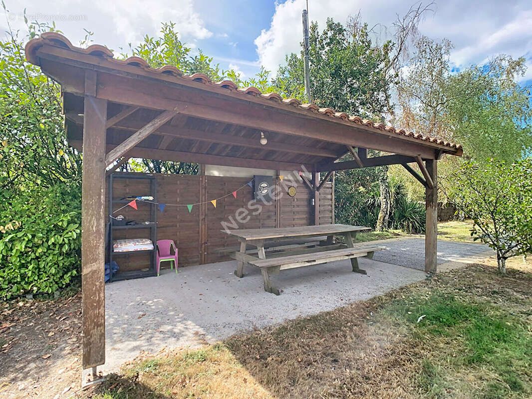 Maison en pierre avec ses dépendances et son étang à vendre sur Montigné Montfaucon - photo 20