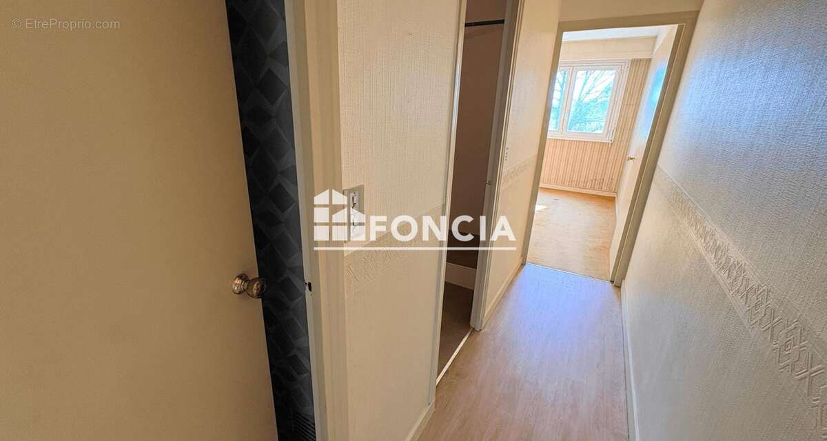 Appartement à AVRILLE