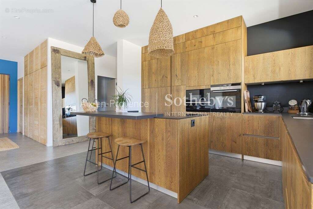 Propriété contemporaine avec vue sur la Sainte-Victoire - photo 12