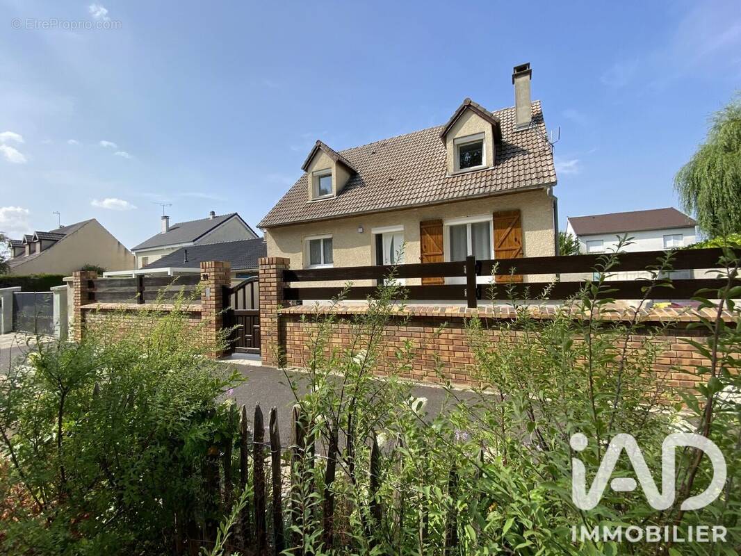 Photo 1 - Maison à AUMENANCOURT