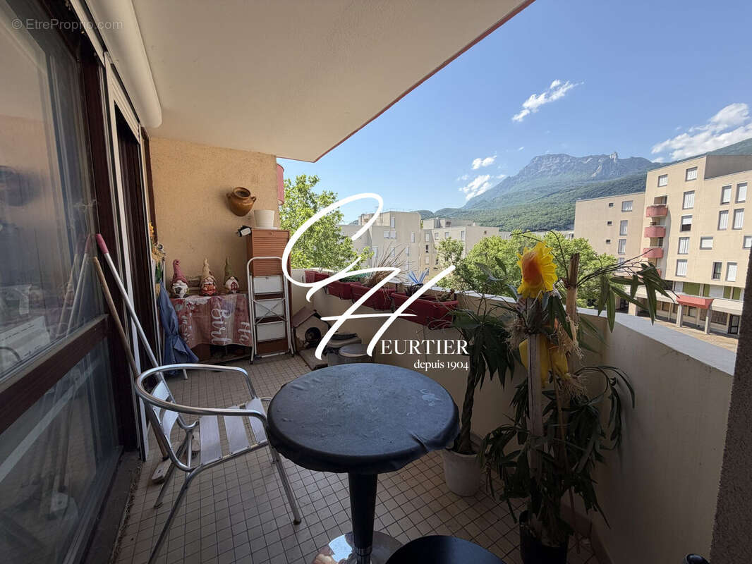 Appartement à FONTAINE