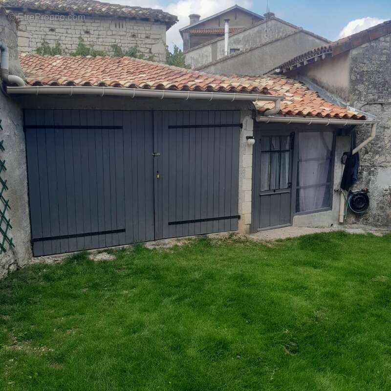 Maison à SAINT-AMANT-DE-BOIXE