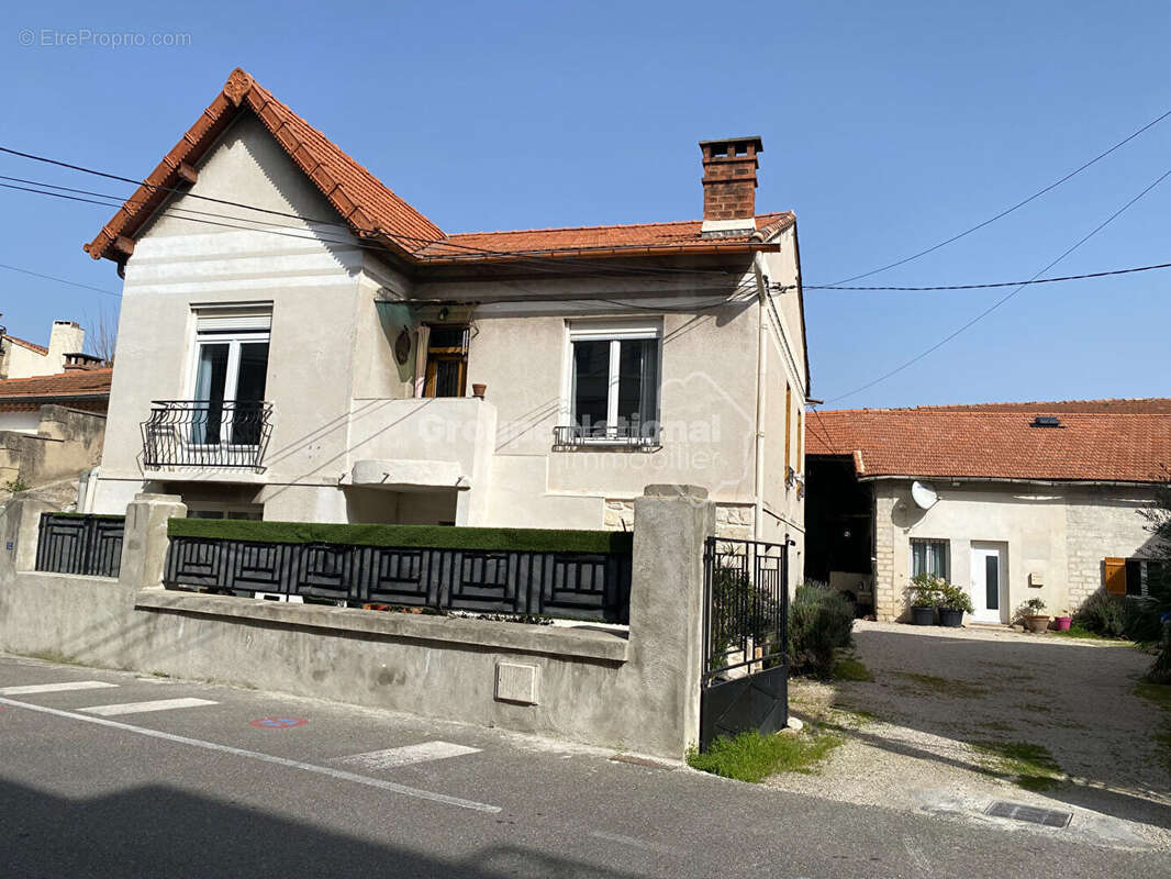 Maison à CHATEAURENARD