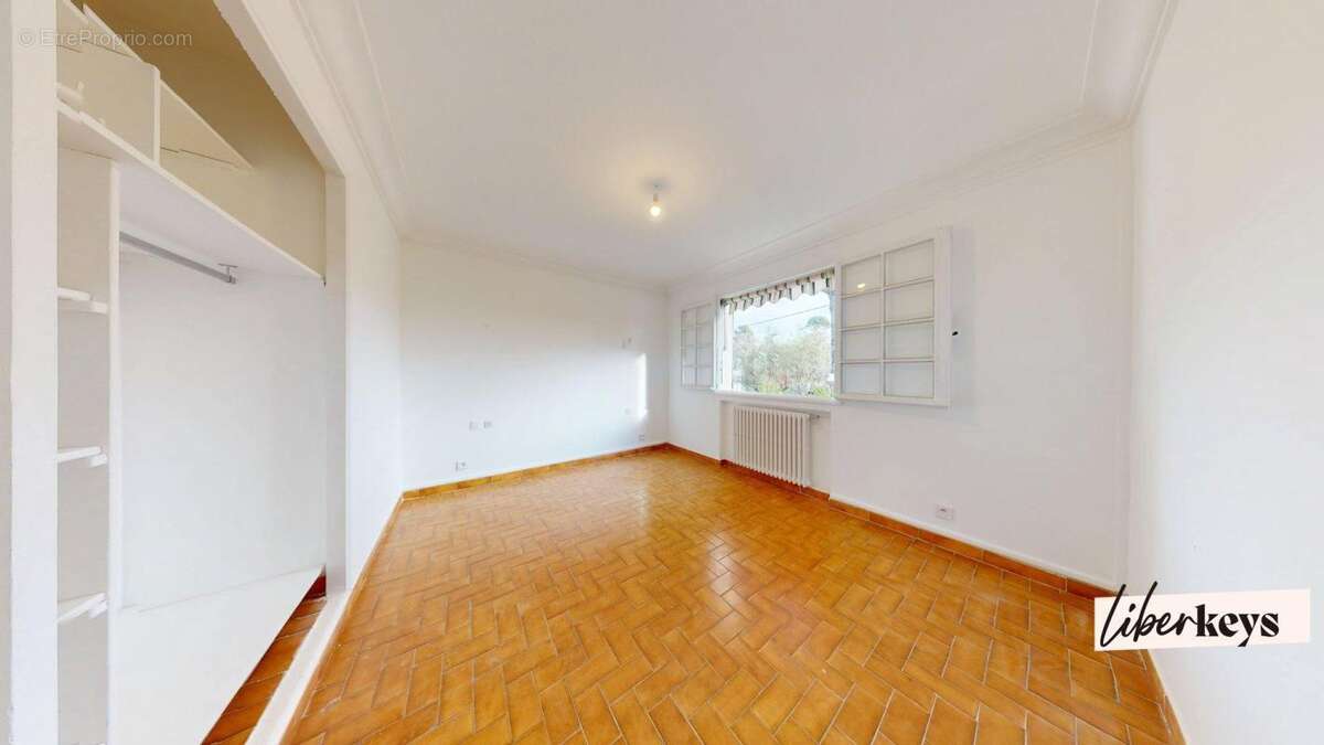 Grande Maison - avec appartement indépendant en rdc sur 800 m² clos, quartier recherché à Draguignan - photo 7