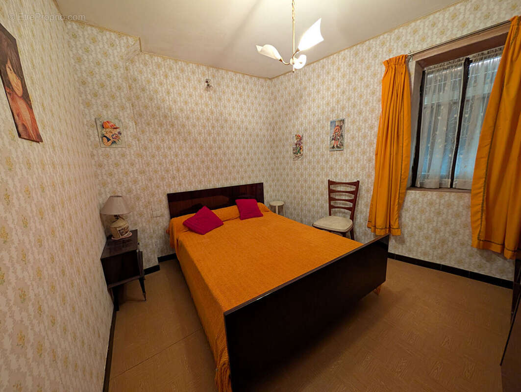 Maison à COMBAILLAUX