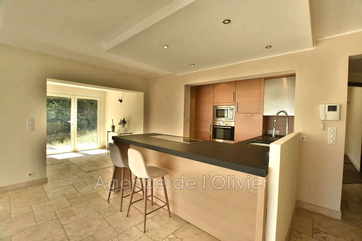 Appartement 157 m² à Grasse  - photo 6