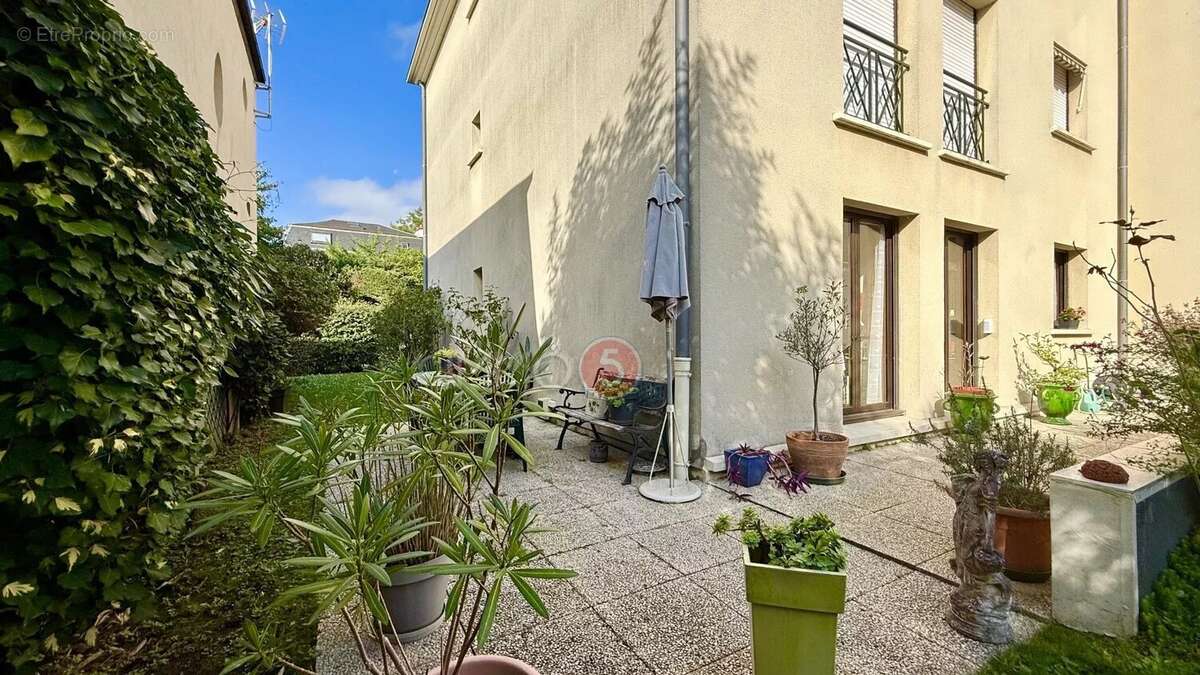 Appartement à LE RAINCY