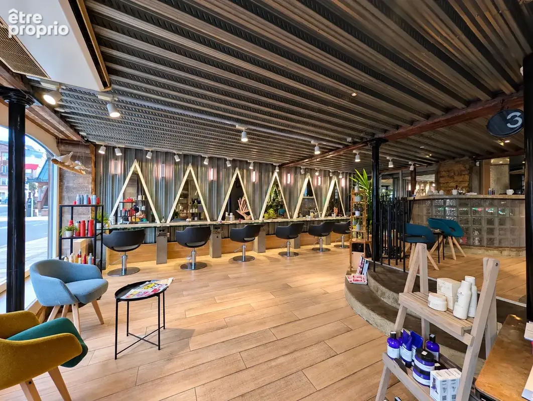 Mulhouse centre   fonds de commerce salon de coiffure   250 k€ de ca   zone piétonne   parking - photo 2