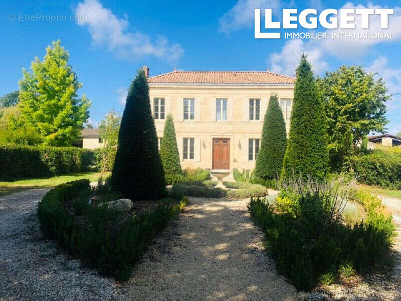 Maison à SAINT-GERMAIN-D'ESTEUIL