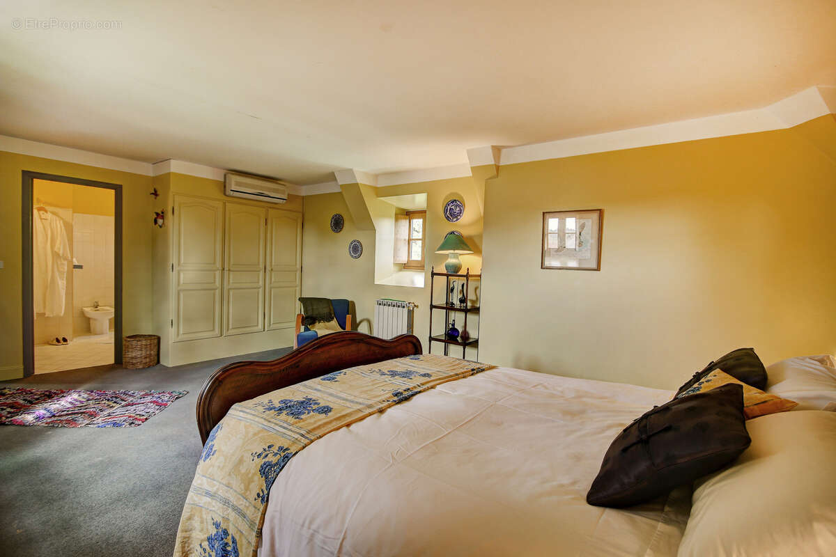 Maison à SAINT-CIRQ-LAPOPIE